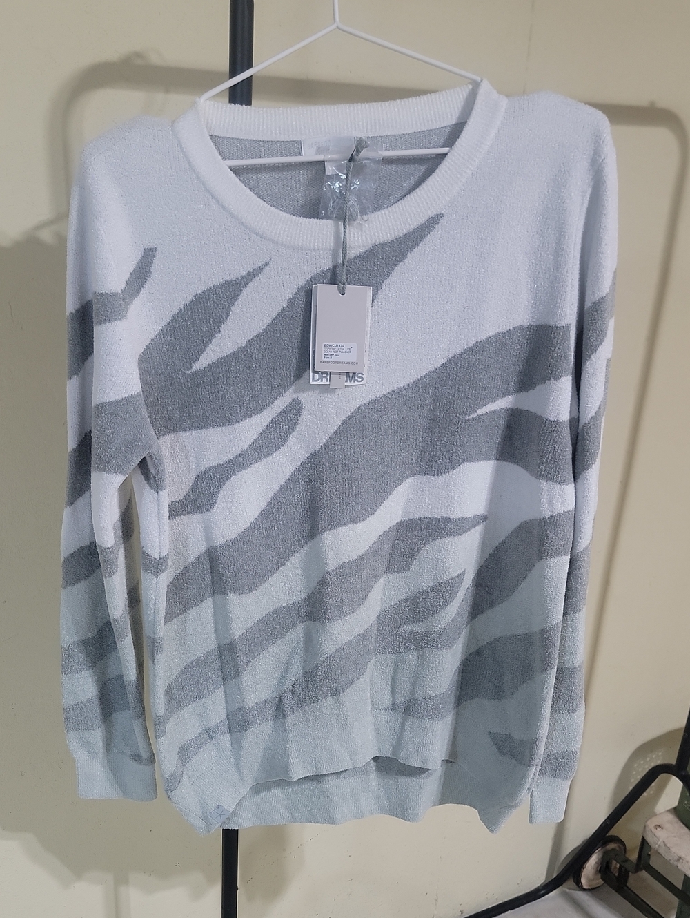 Barefoot dreams Small New With Tags Ocean Reef Pullover Waterfall